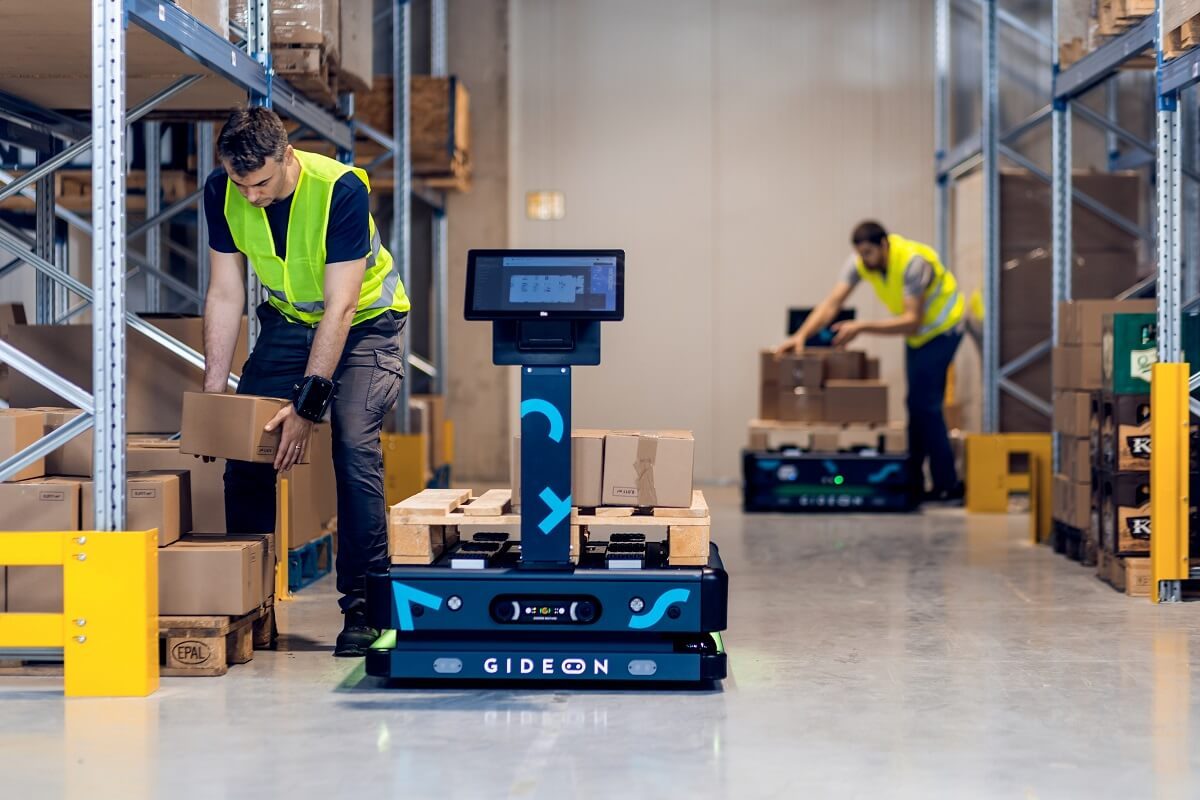 item picking vs case picking order fulfillment