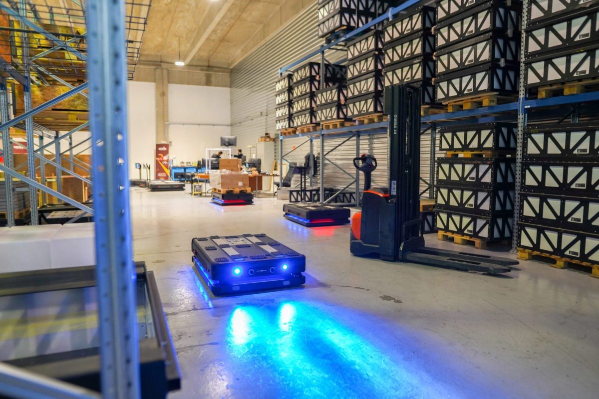 gideon_brothers_autonomous_mobile_robots_11-scaled-28000-c-default